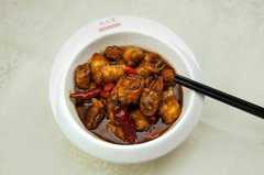 加盟張成榮香辣雞架飯店總部?jī)?yōu)勢(shì)大經(jīng)營(yíng)才能夠更加的順暢