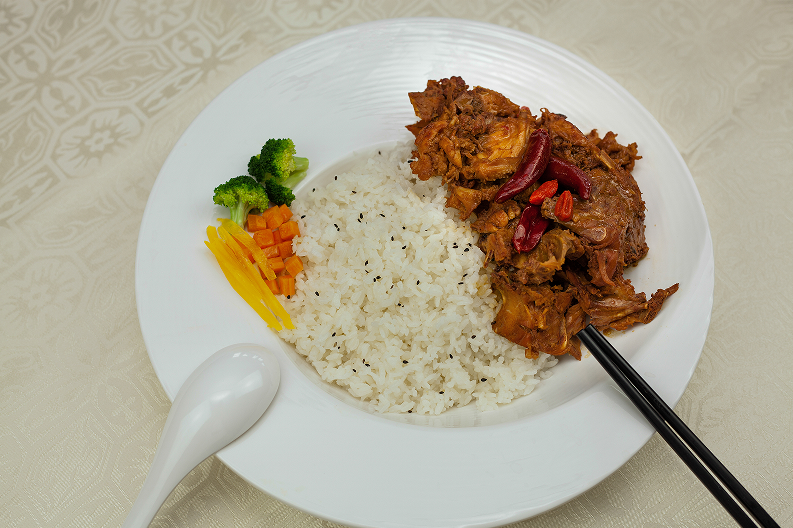 饈廚香辣雞架飯加盟費(fèi)少，利潤不錯(cuò)